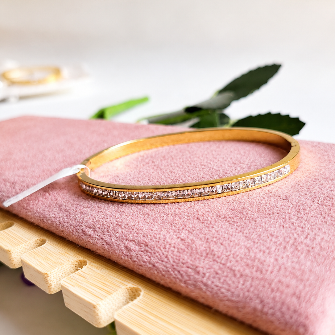 bracelet with stone 2.6