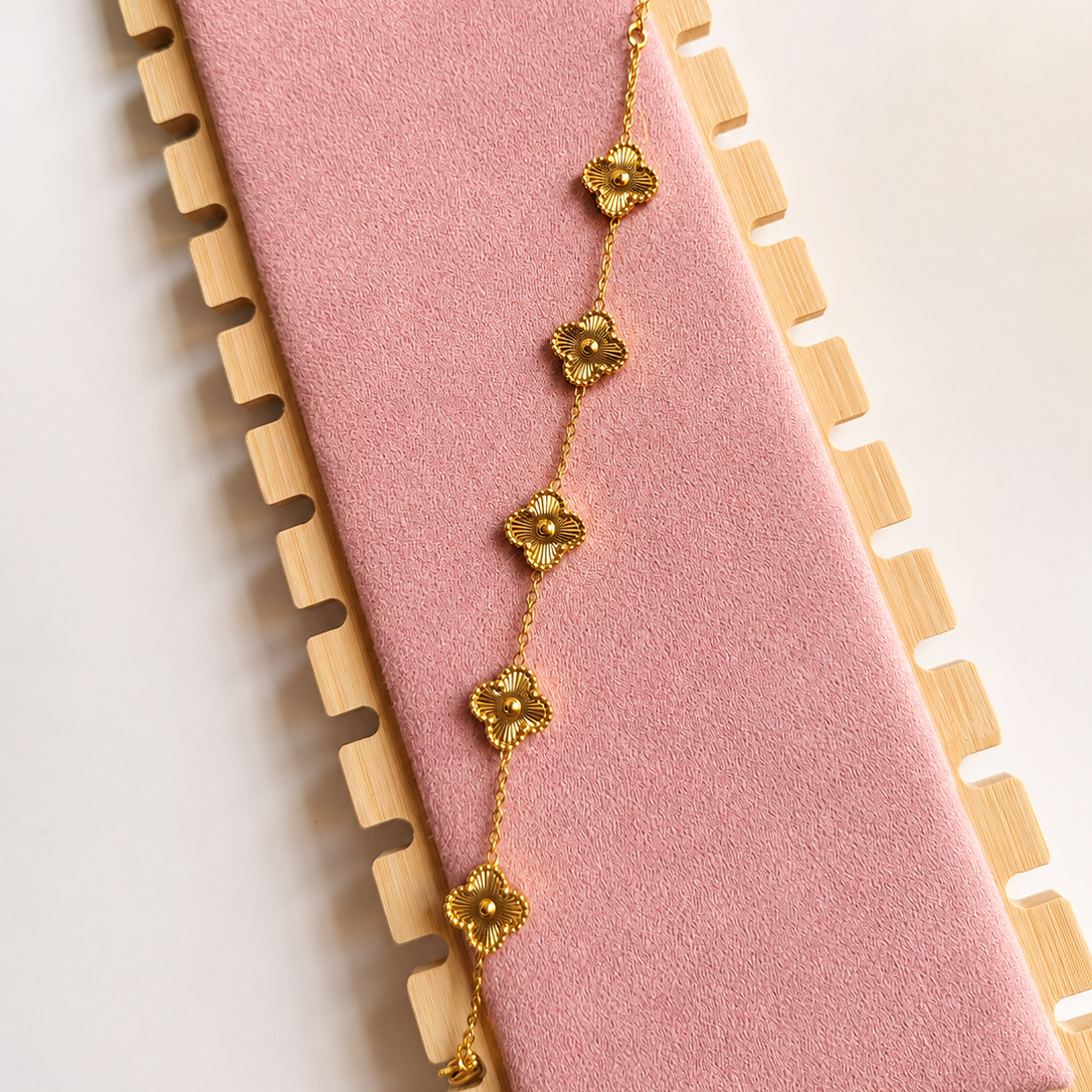 gold clover bracelet