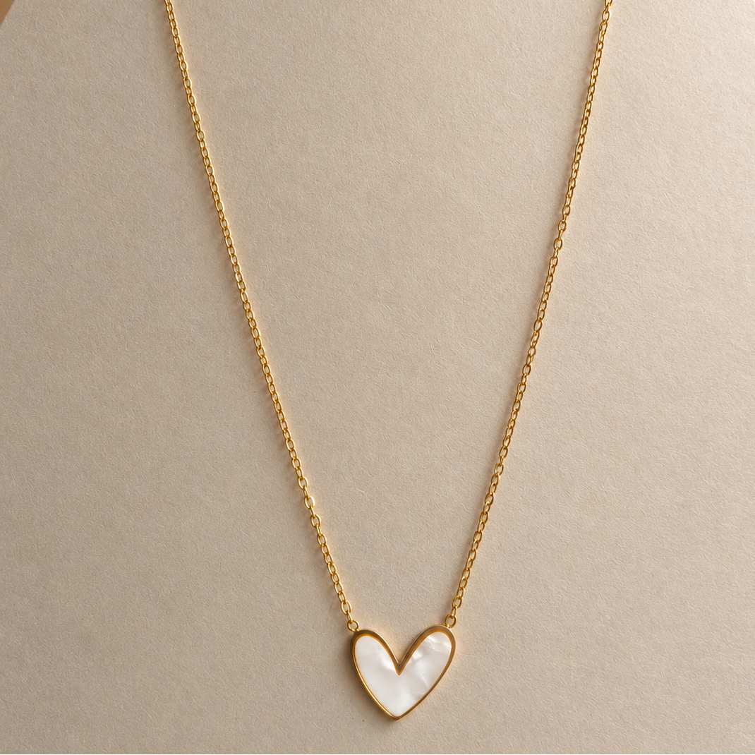 whte heart dainty chain