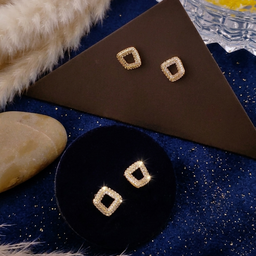 STYARAA  Stellar Square Radiance Studs