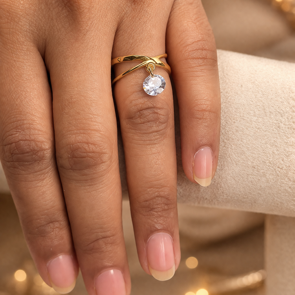 Elegant Gold Crossover Ring for Women