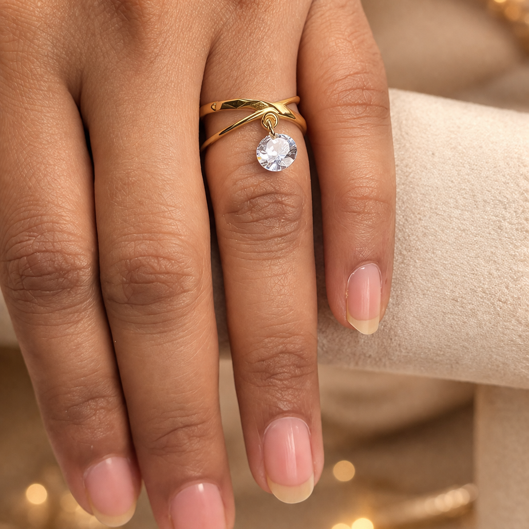 Elegant Gold Crossover Ring for Women